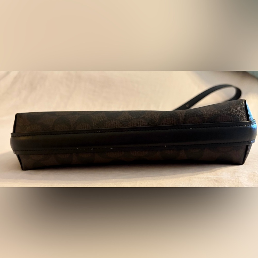 Coach Classic Signature “C” Brown and Black Purse🤎🖤 - Picture 5 of 12